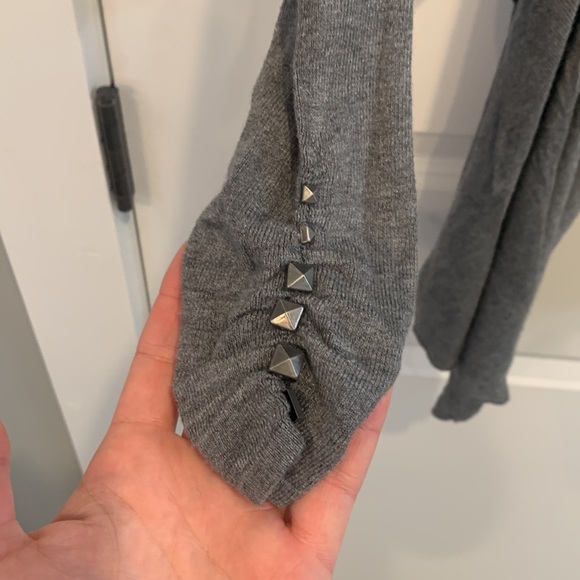 Guess sweater/wrap - NWT - Picture 2 of 13